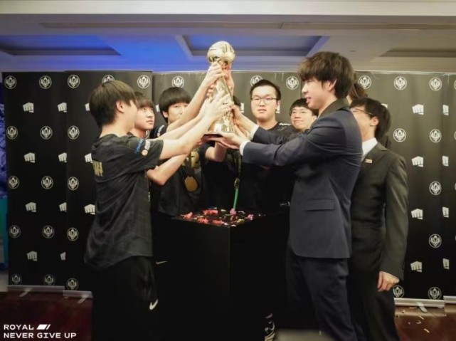 2022msi决赛RNG战队3比2战胜T12